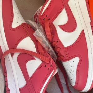 NIKE DUNK